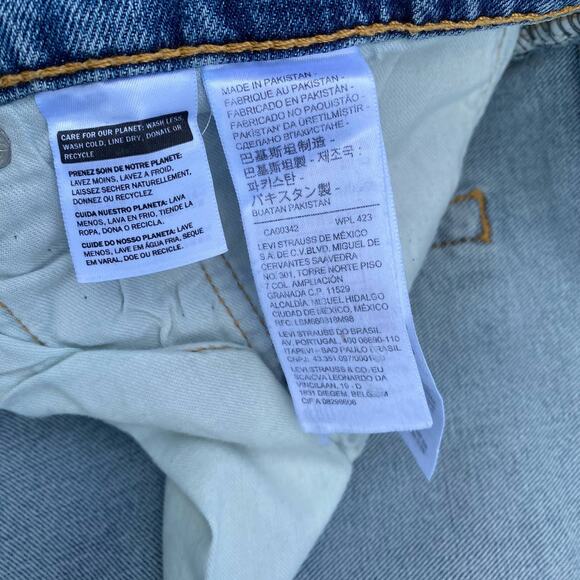 New Levi's 412 Men's Stretch Ripped Medium Wash Bermuda Slim Denim Shorts 40 - Picture 6 of 7